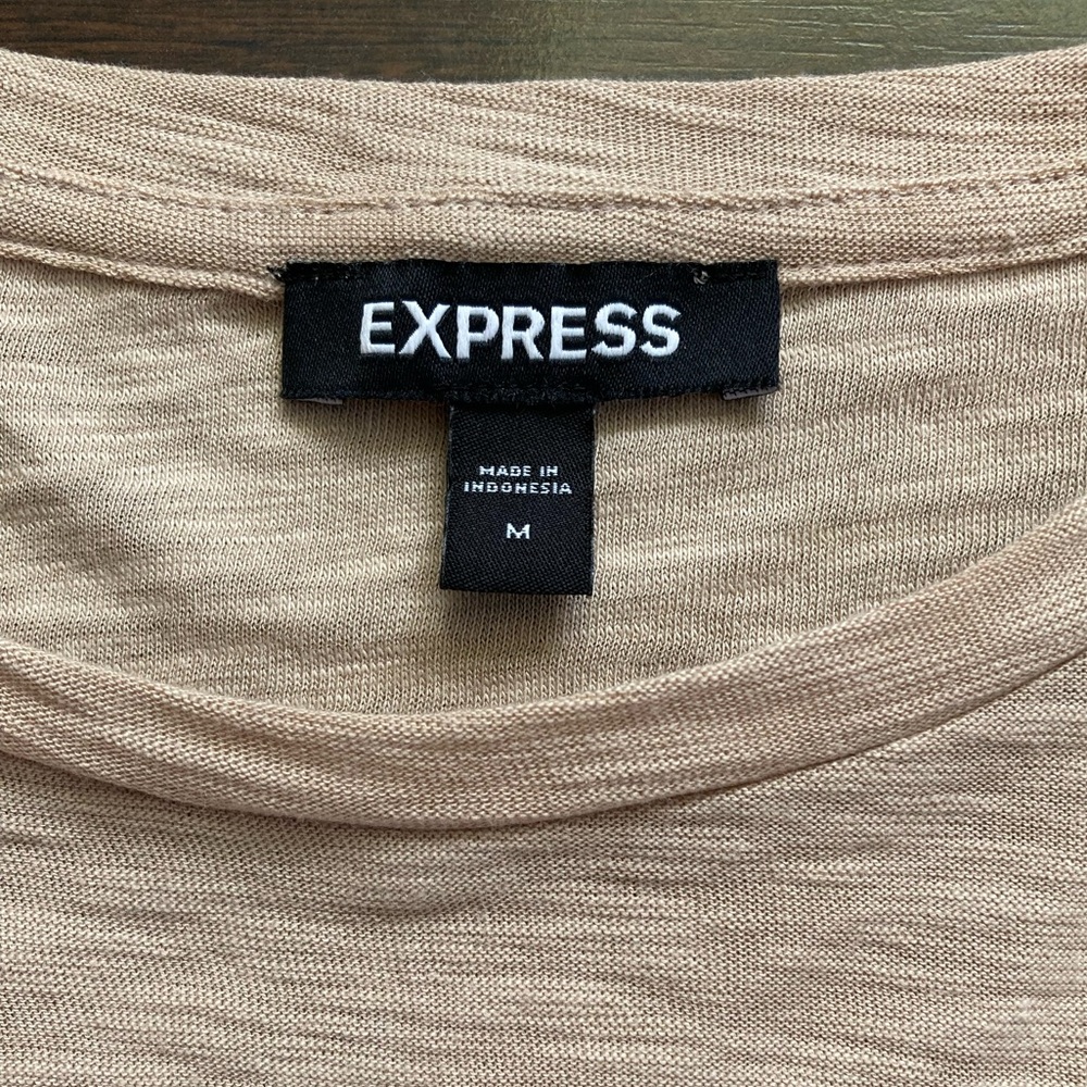 Express Tulip Sleeve Top - Medium - Picture 3 of 7